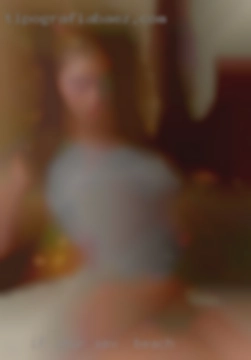 If your into meeting sex in beach up let me know.